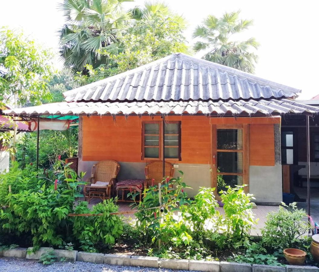 บ้านสนมณีโฮมสเตย์ Bansonmanee Homestay Khanom Exterior photo