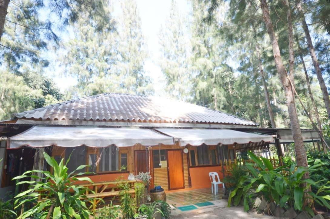 บ้านสนมณีโฮมสเตย์ Bansonmanee Homestay Khanom Exterior photo