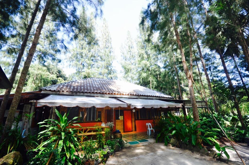 บ้านสนมณีโฮมสเตย์ Bansonmanee Homestay Khanom Exterior photo