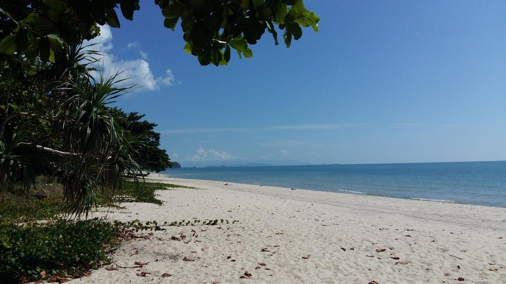 บ้านสนมณีโฮมสเตย์ Bansonmanee Homestay Khanom Exterior photo