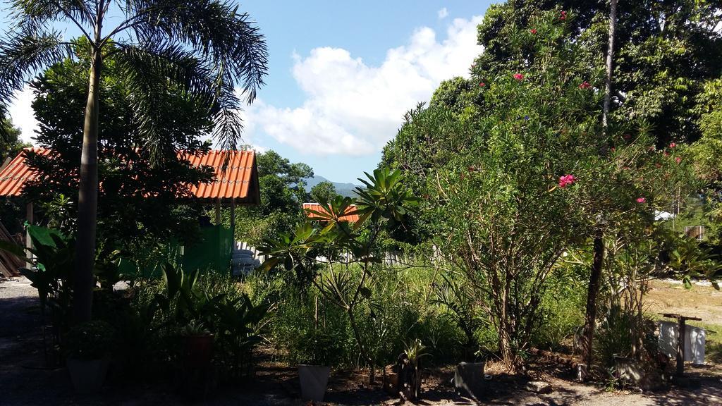 บ้านสนมณีโฮมสเตย์ Bansonmanee Homestay Khanom Exterior photo