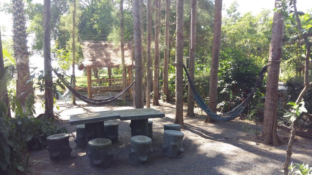 บ้านสนมณีโฮมสเตย์ Bansonmanee Homestay Khanom Exterior photo