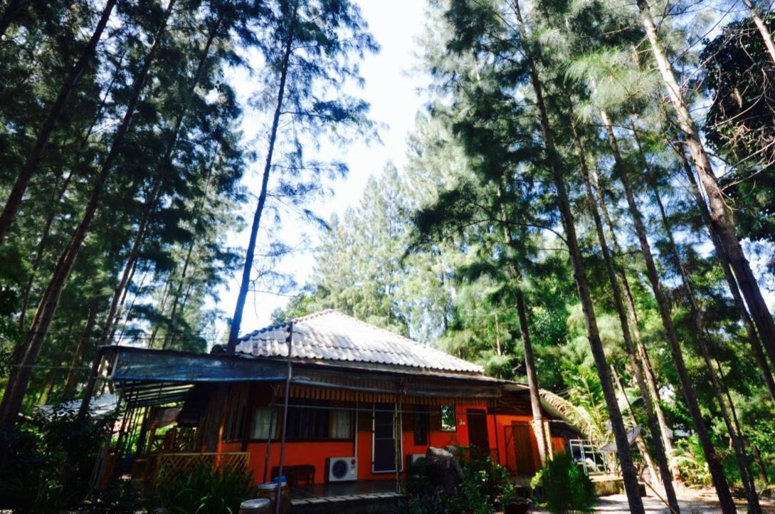 บ้านสนมณีโฮมสเตย์ Bansonmanee Homestay Khanom Exterior photo