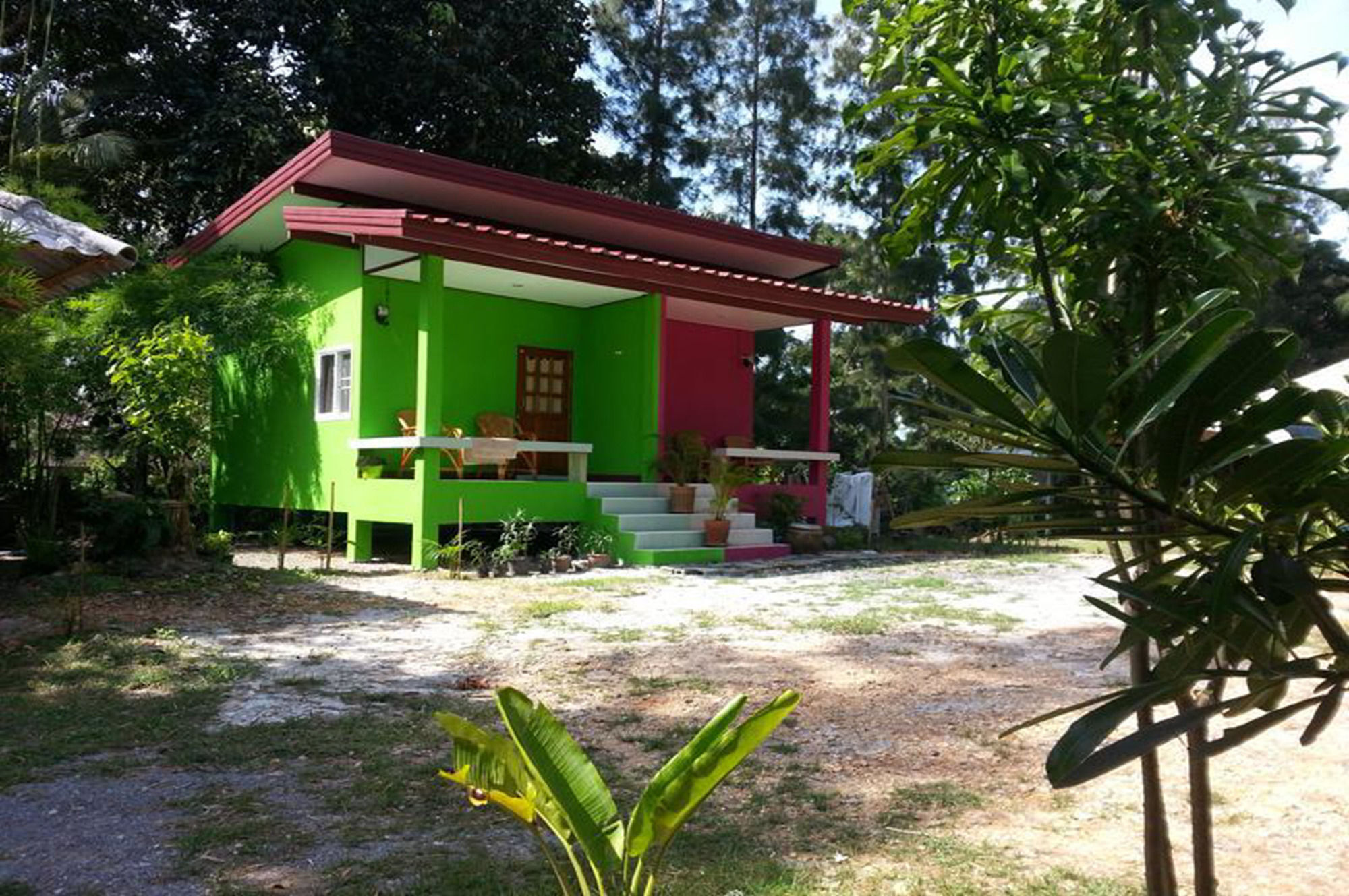 บ้านสนมณีโฮมสเตย์ Bansonmanee Homestay Khanom Exterior photo